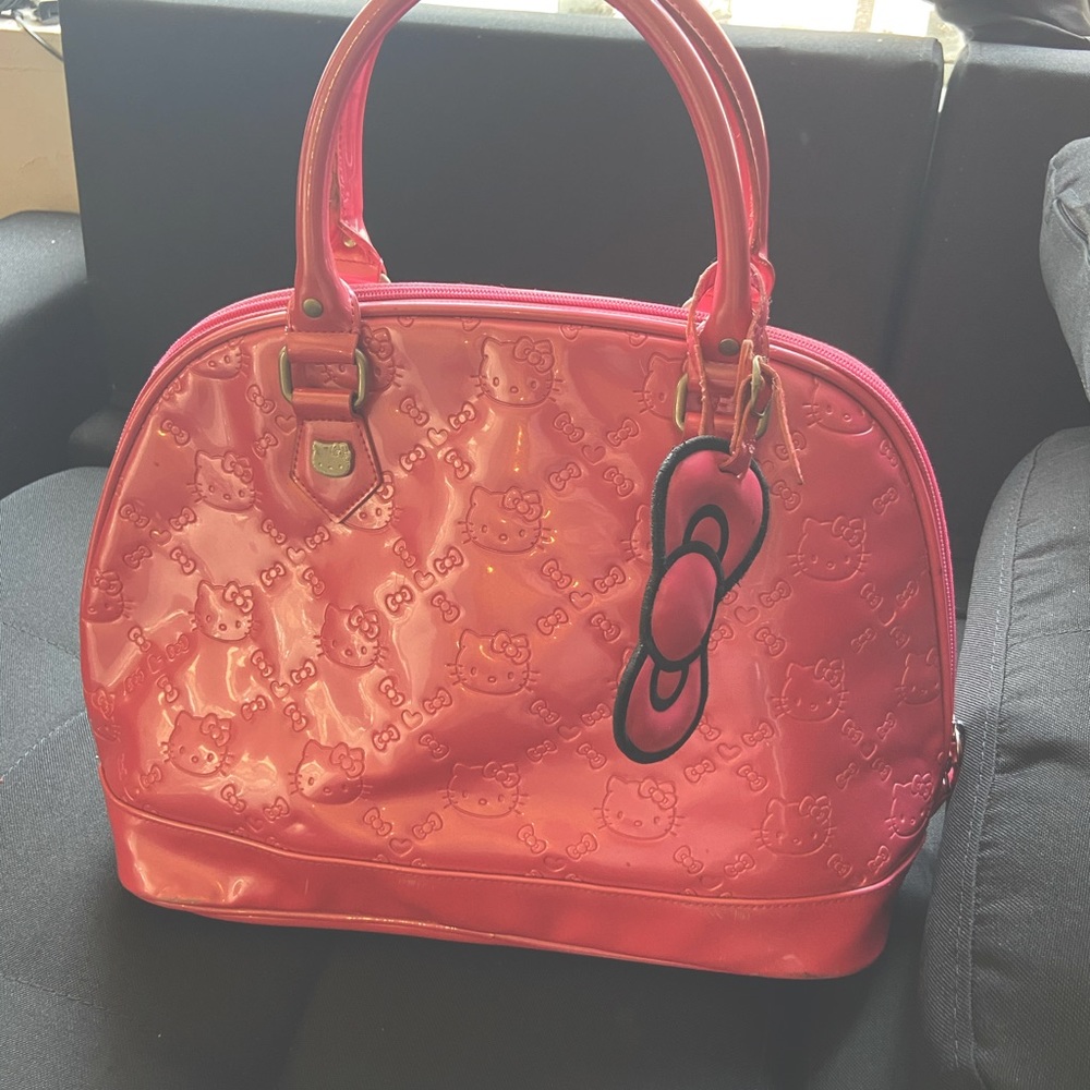 Embossed Hello Kitty Bag 🌷